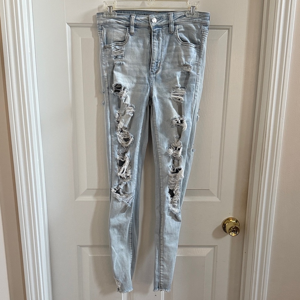 American Eagle Distressed Light Blue Women's Jeans
